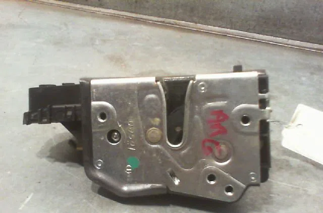 Serrure porte arg B.M.W. SERIE 3 1998 occasion