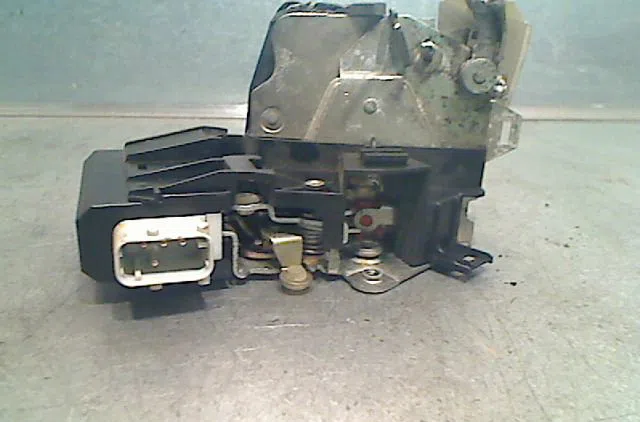 Serrure porte arg B.M.W. SERIE 5 1999 occasion