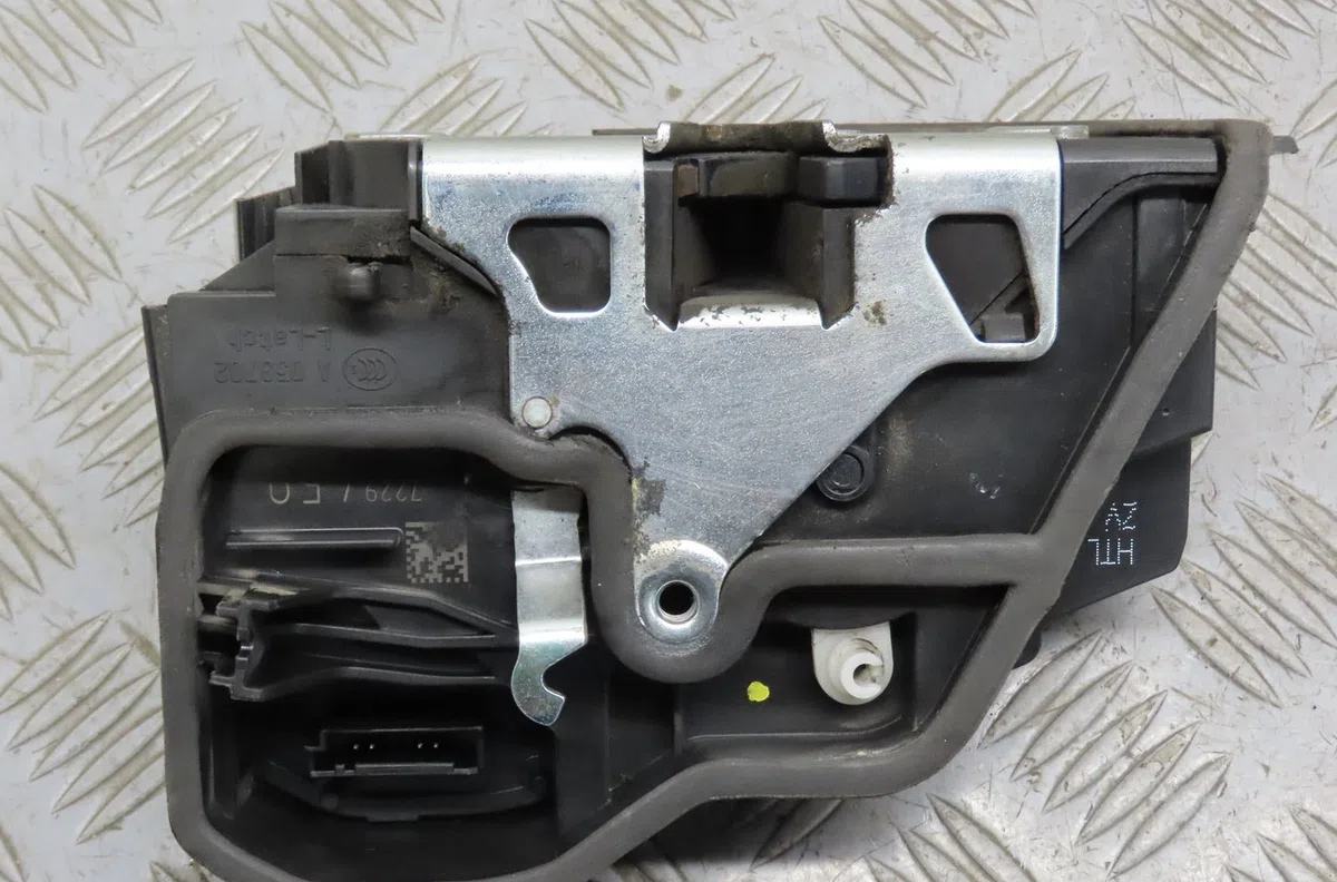 Serrure porte arg Bmw 1 (E87) 118 d (2004-2007) 5 portes occasion