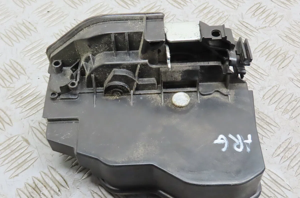 Serrure porte arg Bmw 1 (E87) 118 d (2004-2007) 5 portes occasion