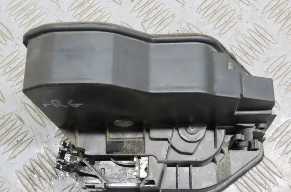 Serrure porte arg Bmw 1 (E87) 118 d (2004-2007) 5 portes occasion