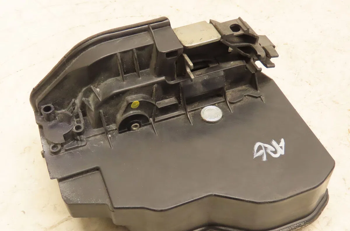 Serrure porte arg Bmw 1 (E87) 118 d (2004-2007) occasion