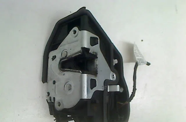 Serrure porte arg Bmw 1 (F20) 116 d (2012-2015) occasion