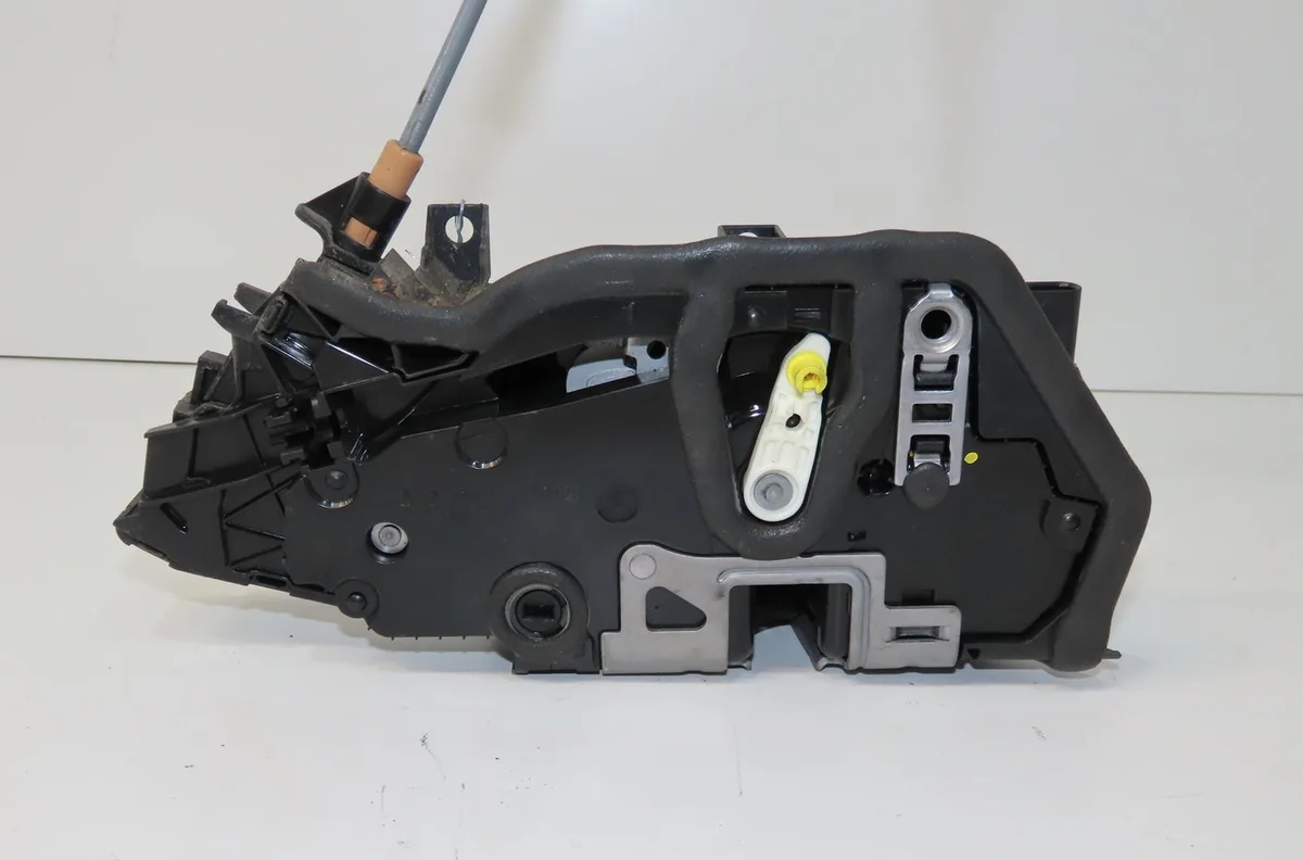 Serrure porte arg Bmw 1 (F40) 116 d (2019) occasion