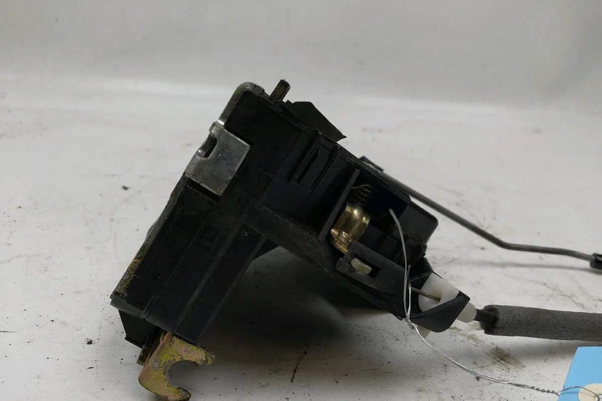Serrure porte arg Bmw 3 (E46) 330 d (1999-2005) occasion