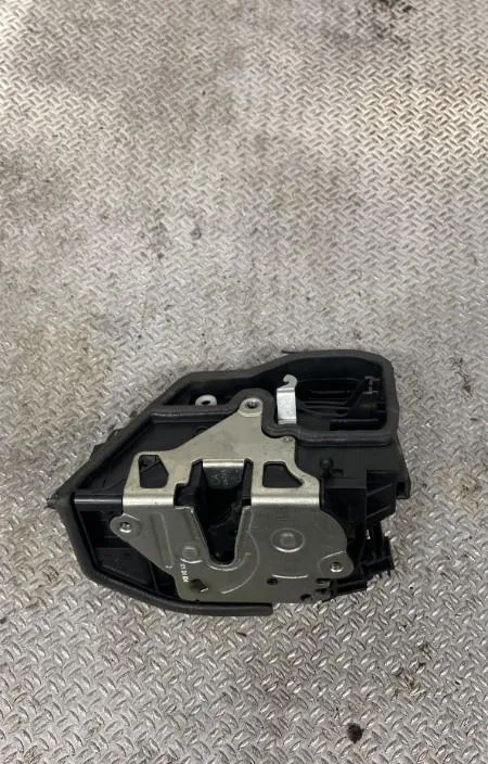 Serrure porte arg Bmw 5 (E60) 525 d (2004-2010) occasion