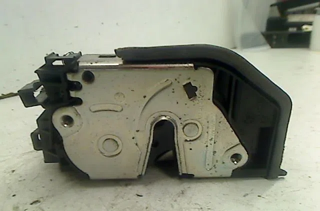 Serrure porte arg Bmw 5 Touring (E61) 525 d (2004-2007) occasion