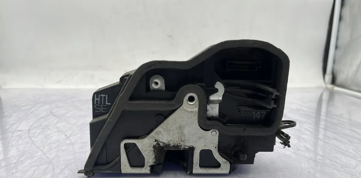 Serrure porte arg BMW SERIE 1 E87 PHASE 2 occasion