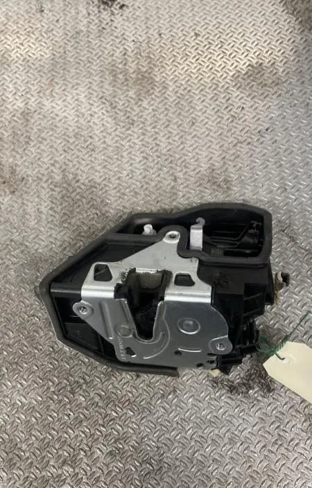 Serrure porte arg BMW SERIE 1 F20  SERIE 1 F20 PHASE 1 occasion