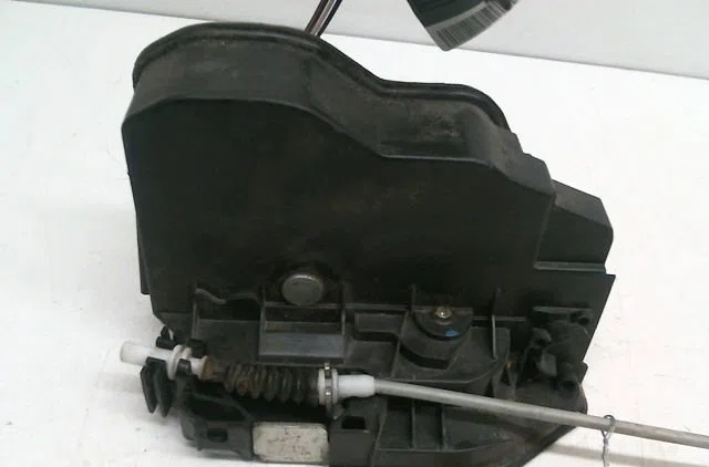 Serrure porte arg BMW SERIE 1 occasion