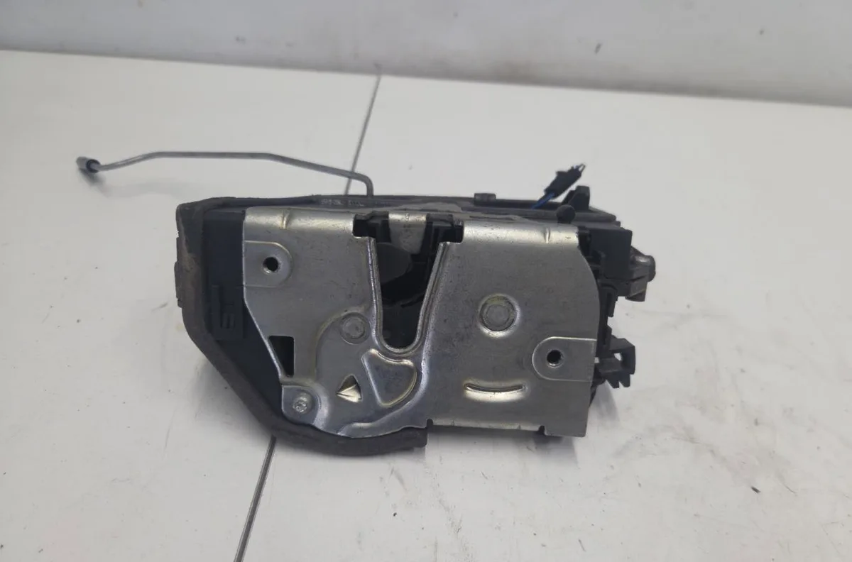 Serrure porte arg BMW SERIE 3 E90 PHASE 1 occasion