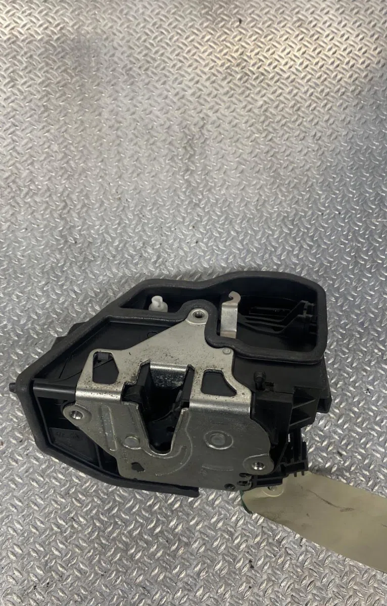 Serrure porte arg BMW SERIE 5 E60  SERIE 5 E60 PHASE 2 occasion