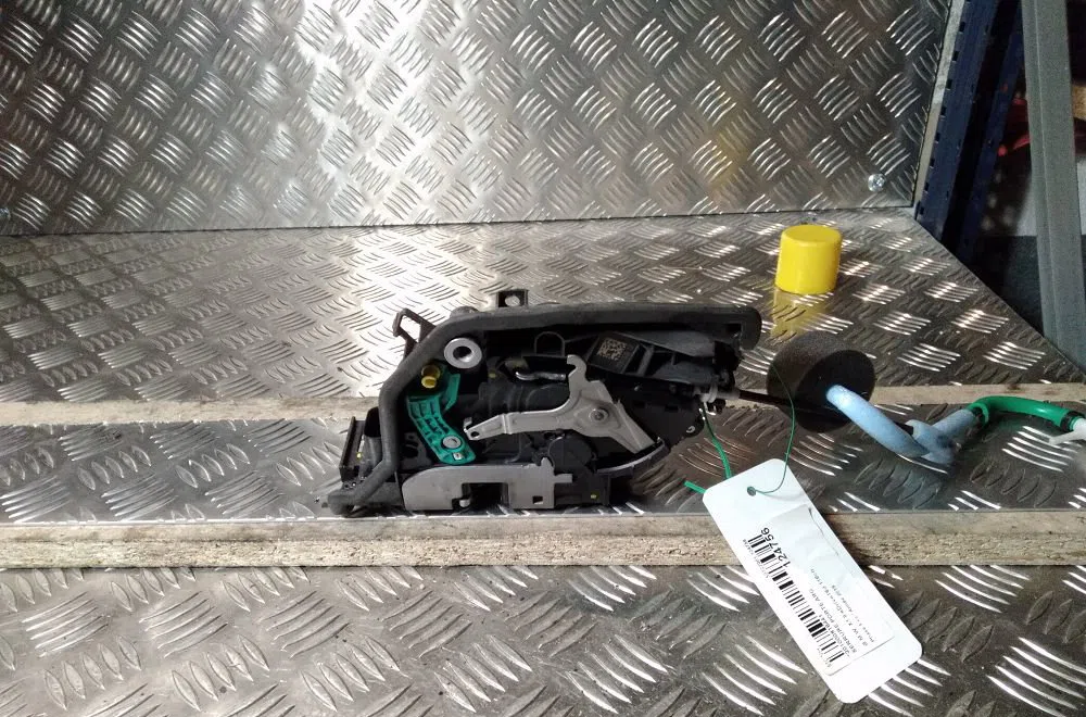 Serrure porte arg BMW X1 2 F48 2019 occasion