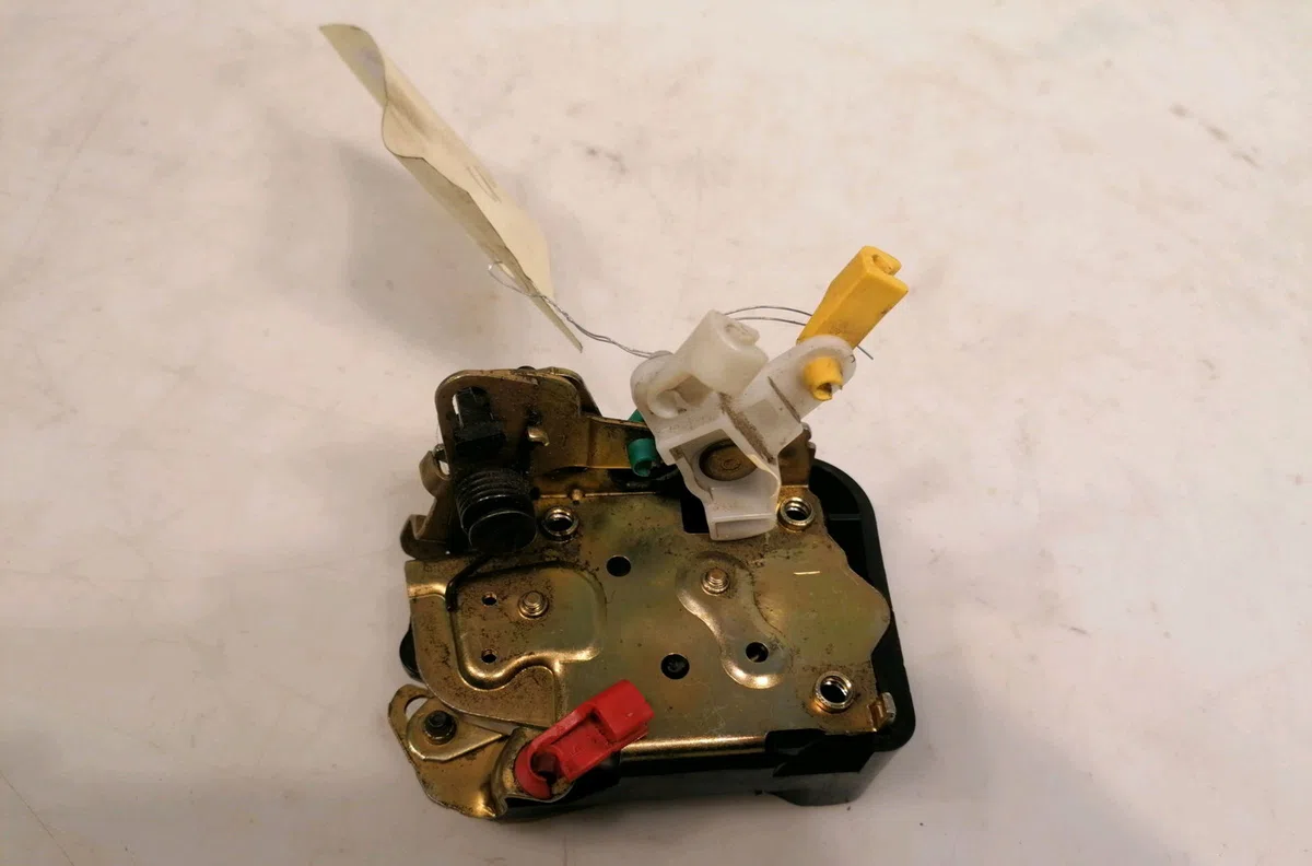 Serrure porte arg Chrysler PT CRUISER (PT_) 2.0 (2000-2004) occasion