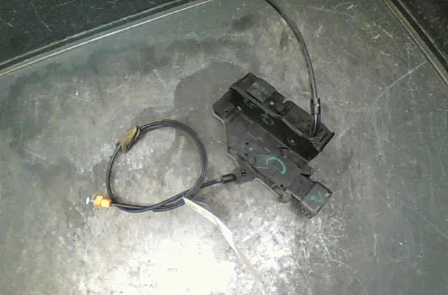 Serrure porte arg Citroën C4 GRAND PICASSO I (UA_) 1.6 hdi (2006-2011) 5 portes occasion