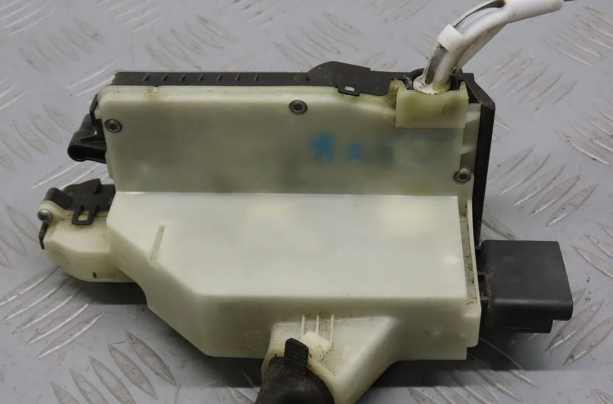 Serrure porte arg Citroen DS4 (NX_) 2.0 hdi 165 (2011-2015) occasion