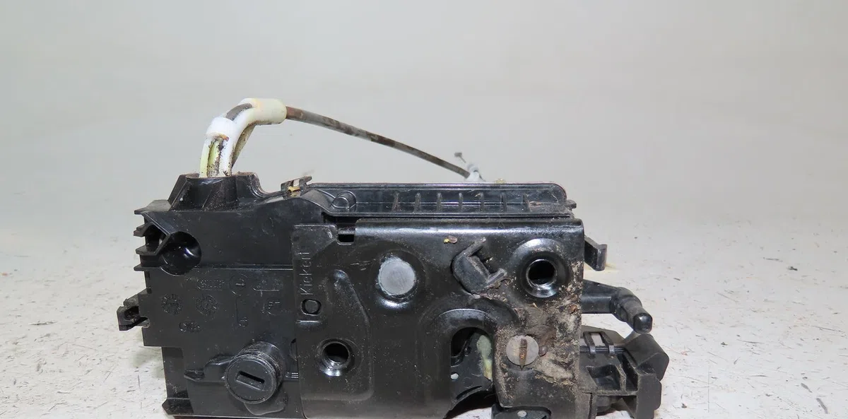 Serrure porte arg Citroën DS5 2.0 hdi 165 (2011-2015) 5 portes occasion