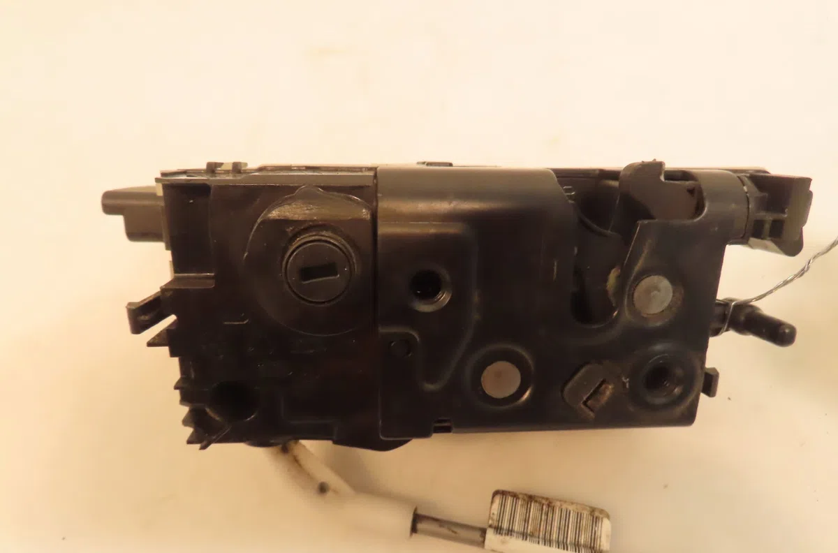 Serrure porte arg Citroen DS5 2.0 hdi 200 hybrid4 traction intégrale (2011-2015) occasion