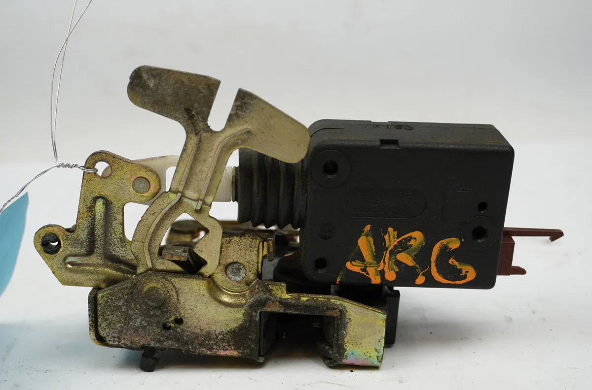 Serrure porte arg Citroen SAXO (S0, S1) 1.0 x (1996-1998) 5 portes occasion