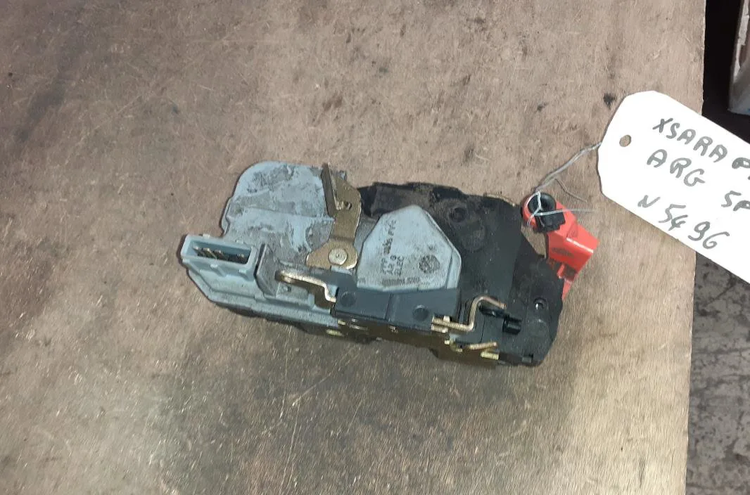 Serrure porte arg Citroen XSARA (N1) 2.0 hdi 90 (1999-2005) occasion