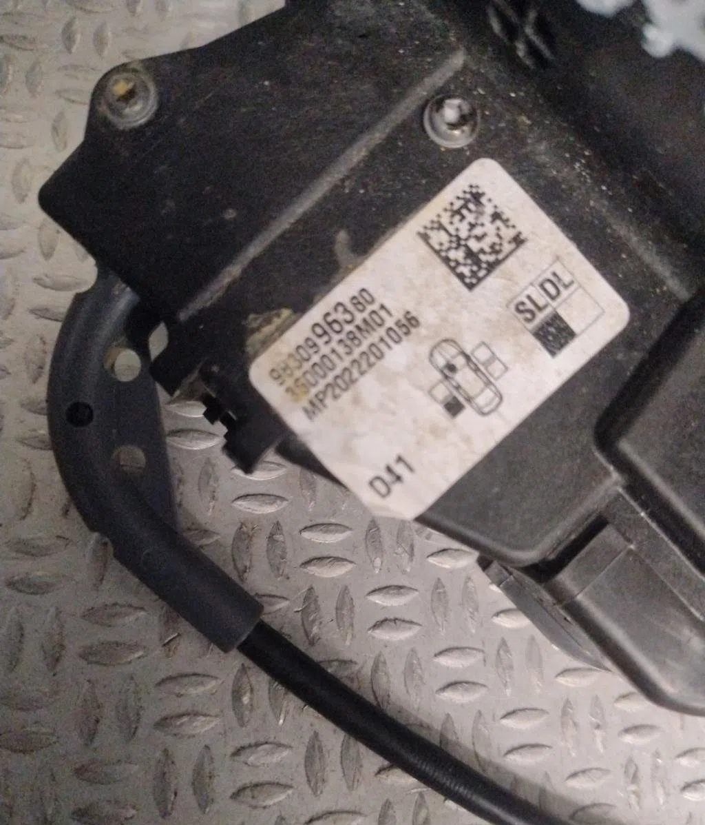 Serrure porte arg Ds DS 4 II (F_, FB_, F3_) Bluehdi 130 (fbyhzt) (2021) occasion