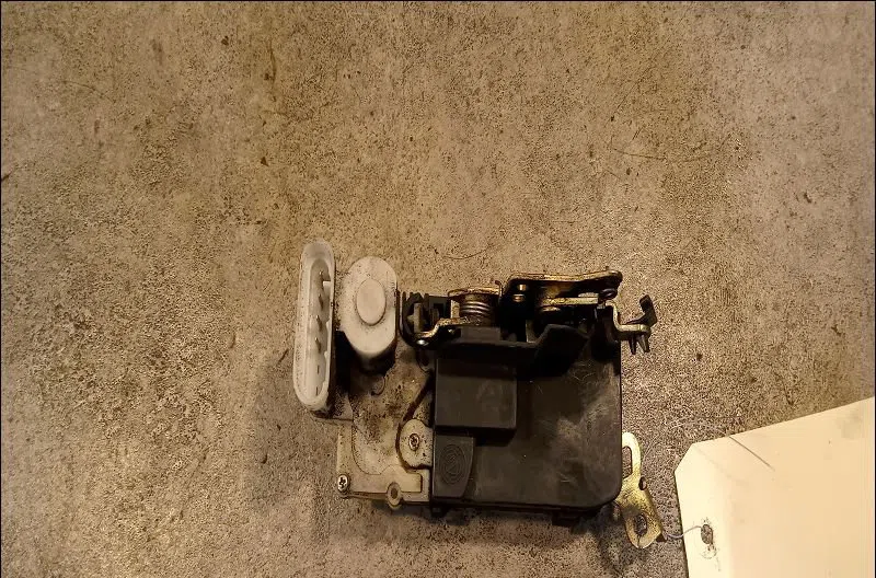 Serrure porte arg Fiat PUNTO (176_) 60 1.2 (176ap, 176ar, 176aq, 176bb) (1993-1999) occasion
