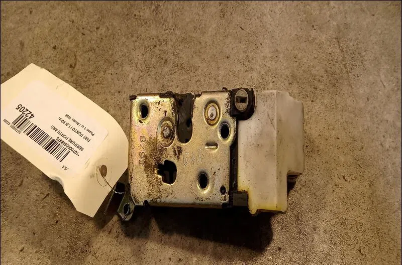 Serrure porte arg Fiat PUNTO (176_) 60 1.2 (176ap, 176ar, 176aq, 176bb) (1993-1999) occasion