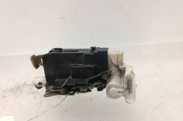 Serrure porte arg Fiat PUNTO (188_) 1.2 60 (188.030, .050, .130, .150, .230, .250) (1999-2010) occasion