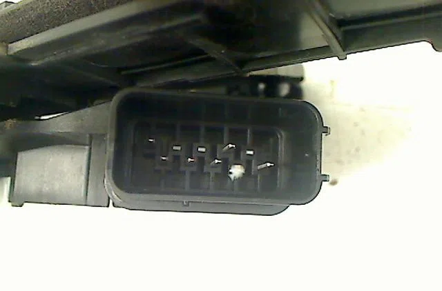 Serrure porte arg Ford C-MAX (DM2) 2.0 tdci (2007-2010) occasion