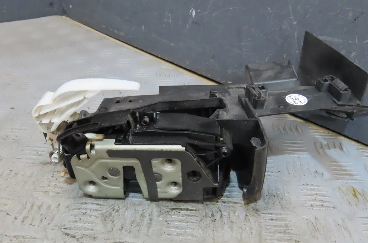 Serrure porte arg Ford C-MAX II (DXA-CB7, DXA-CEU) 1.6 tdci (2010-2019) 5 portes occasion