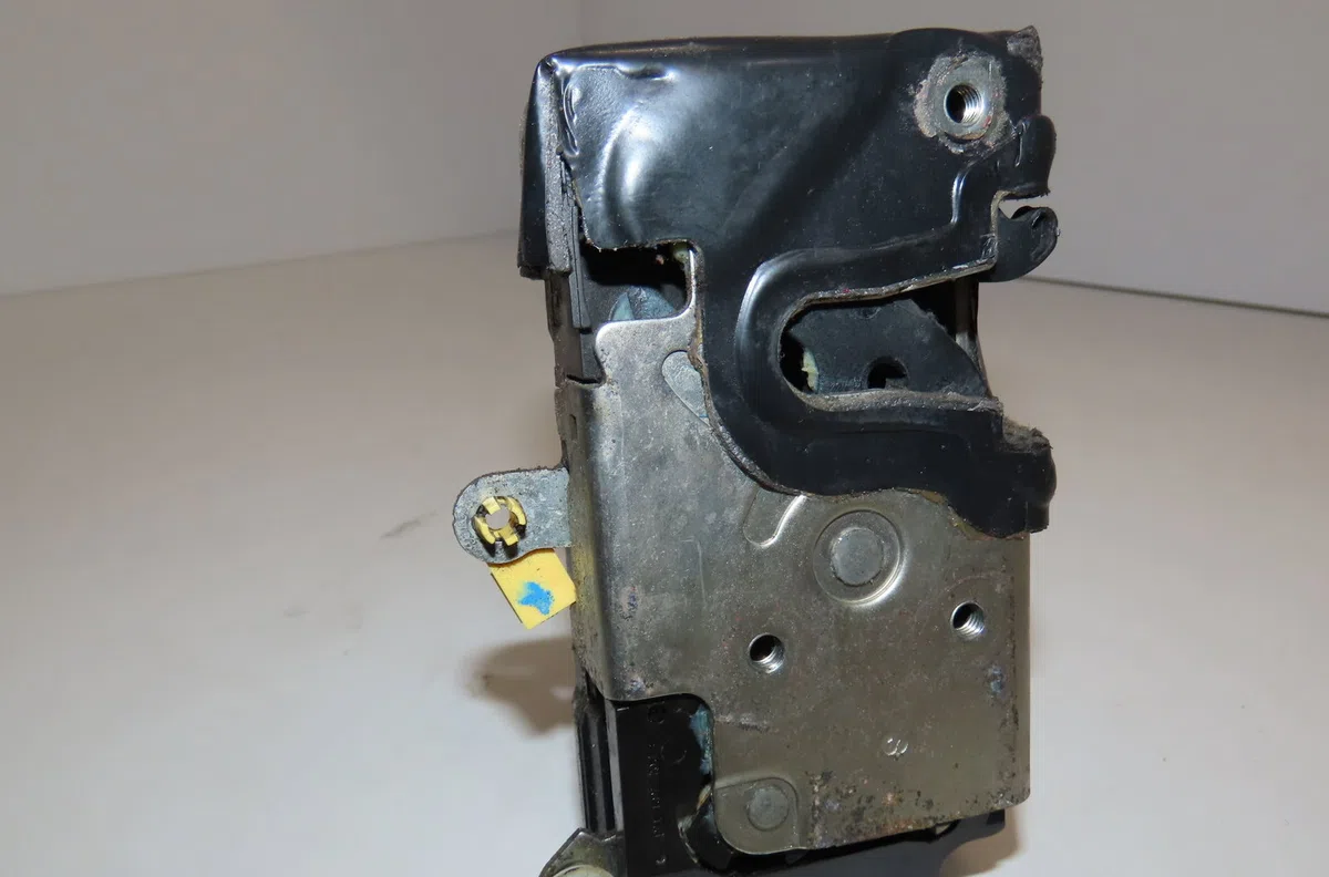 Serrure porte arg Ford FIESTA V (JH_, JD_) 1.4 16v (2001-2008) 5 portes occasion