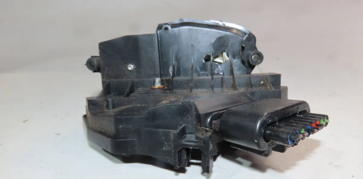 Serrure porte arg Ford FIESTA VI (CB1, CCN) 1.5 tdci (2012-2017) occasion