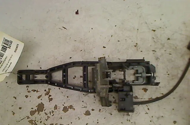 Serrure porte arg Ford FOCUS C-MAX (DM2) 1.6 tdci (2003-2007) occasion