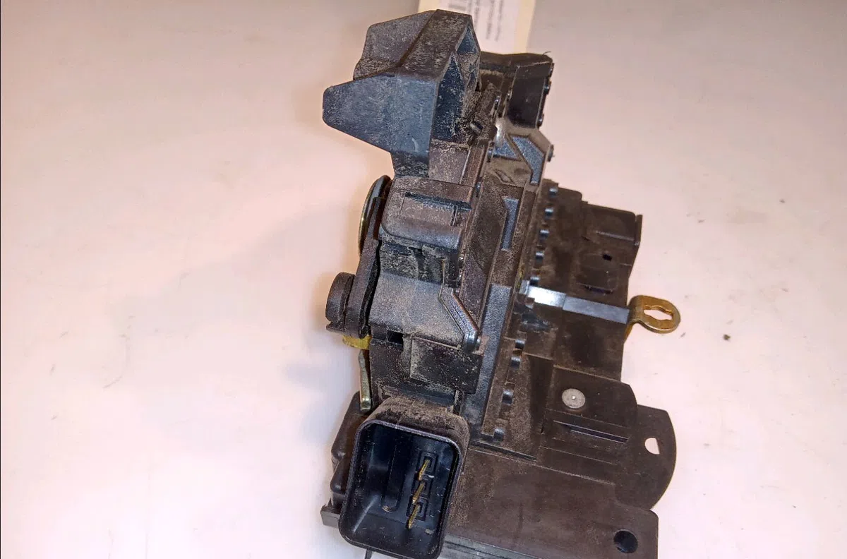 Serrure porte arg Ford FOCUS I Clipper (DNW) 1.8 turbo di - tddi (1999-2004) occasion