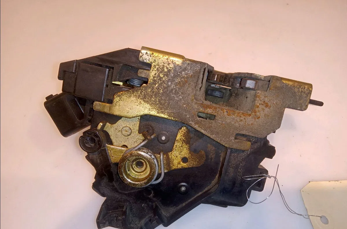 Serrure porte arg Ford FOCUS I (DAW, DBW) 1.8 turbo di - tddi (1998-2004) occasion