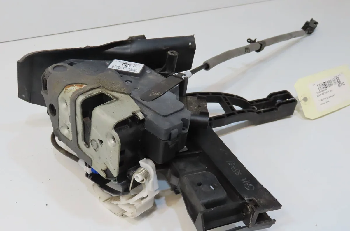 Serrure porte arg Ford FOCUS III 1.6 tdci (2010-2017) occasion