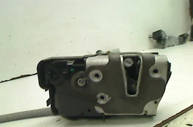Serrure porte arg FORD FOCUS IV occasion