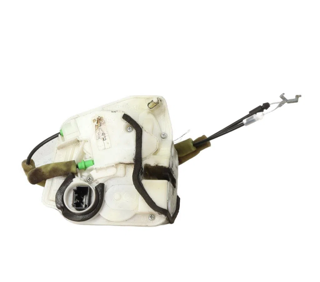 Serrure porte arg Mazda 3 A trois volumes (BL) 1.6 mzr (bl12) (2008-2014) occasion