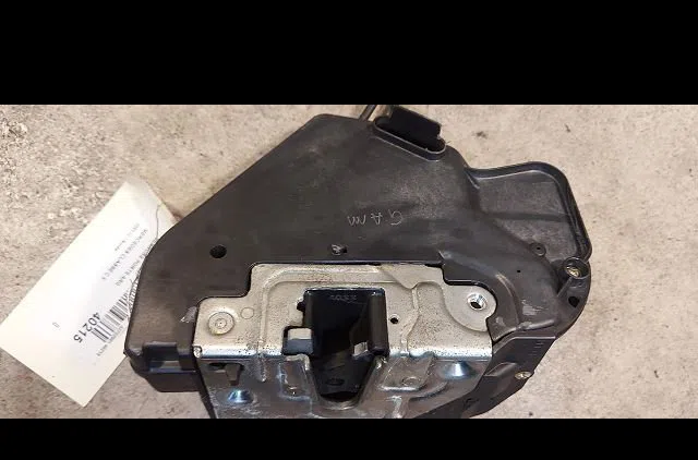 Serrure porte arg Mercedes-benz CLASSE C (W203) C 220 cdi (203.006) (2000-2007) occasion