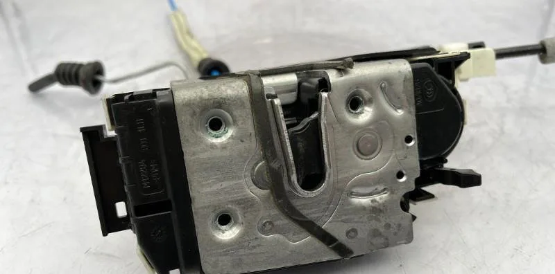 Serrure porte arg MERCEDES CLASSE A 176 PHASE 1 occasion