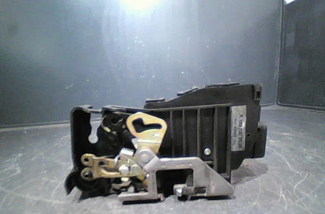 Serrure porte arg MERCEDES CLASSE M 2005 occasion