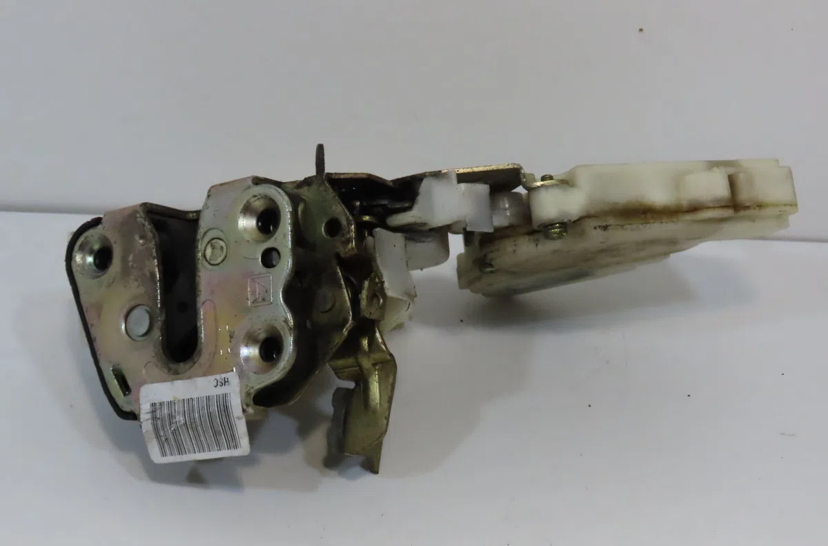 Serrure porte arg Nissan ALMERA II Hatchback (N16) 1.8 (2000-2002) occasion