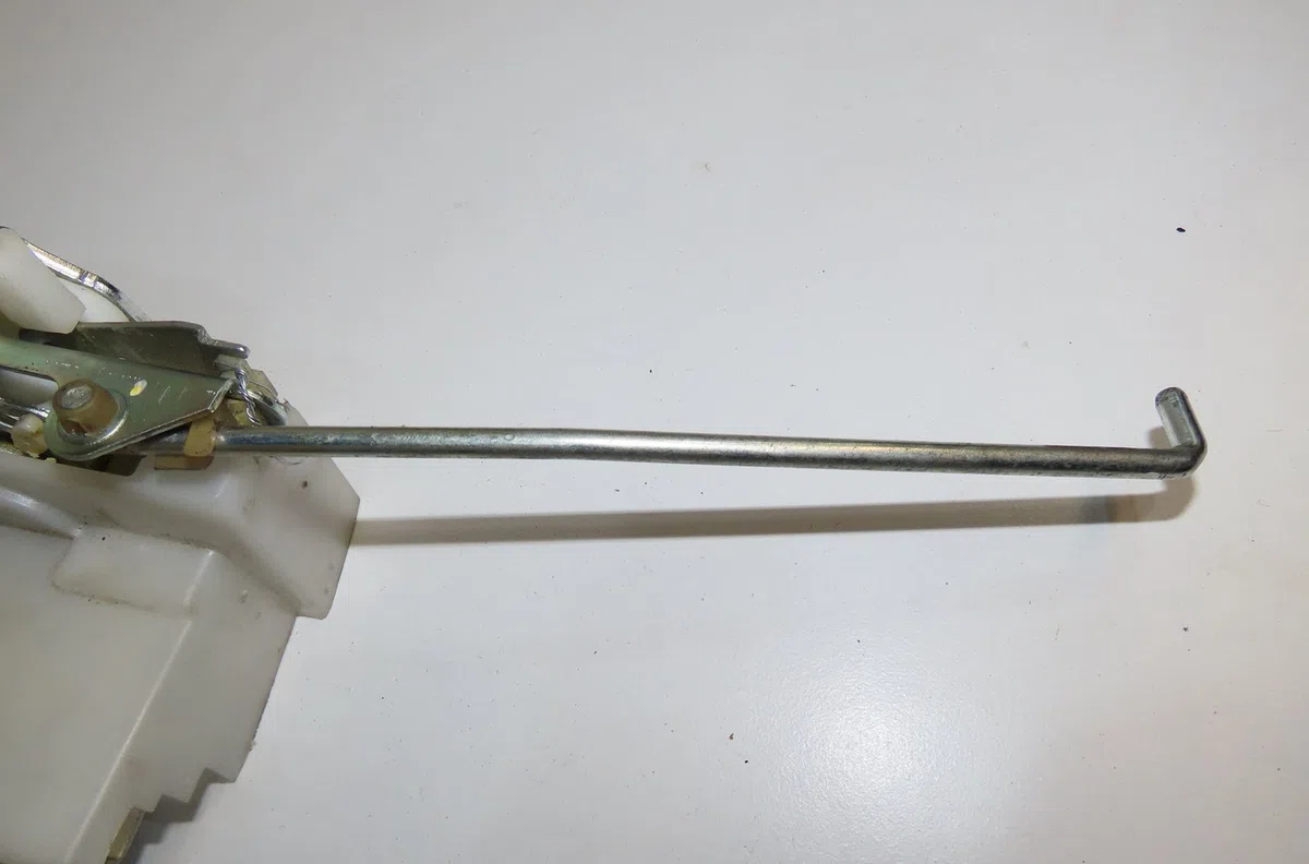 Serrure porte arg Nissan PIXO (UA0) 1.0 (2009) 5 portes occasion