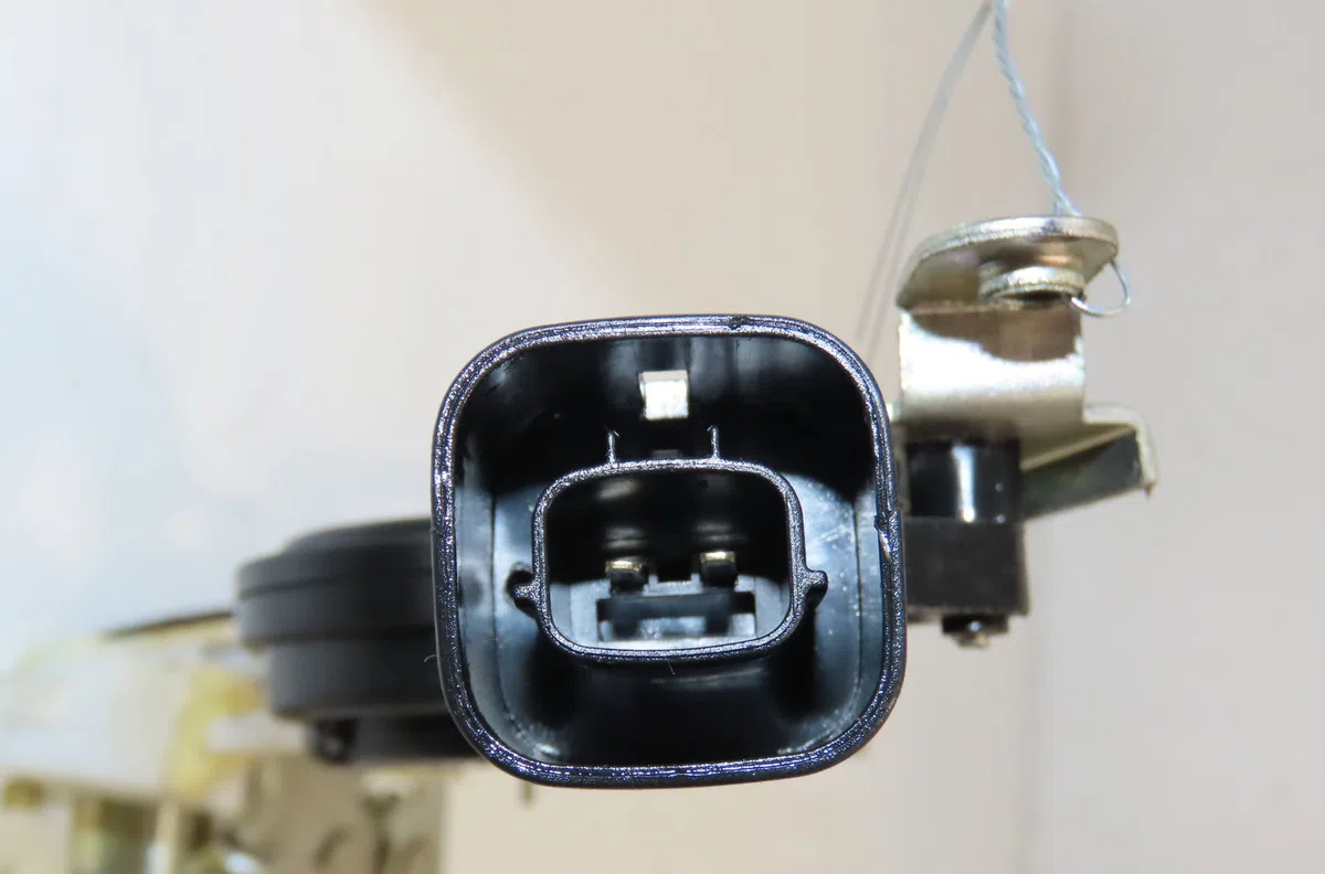 Serrure porte arg Nissan PIXO (UA0) 1.0 (2009) 5 portes occasion