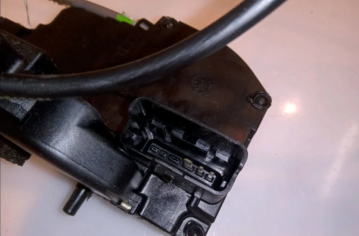 Serrure porte arg Nissan QASHQAI - QASHQAI 2 I (J10, NJ10, JJ10E) 2.0 dci (2007-2013) occasion
