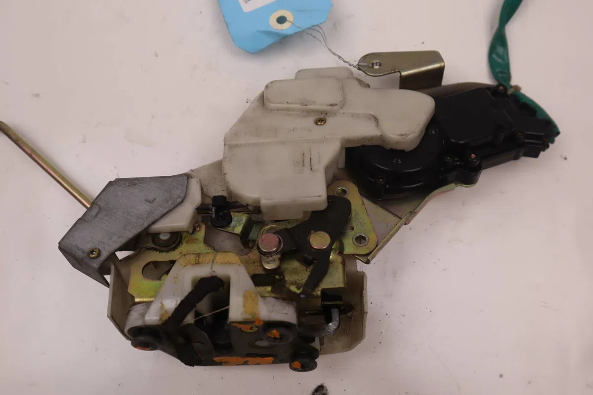 Serrure porte arg Opel AGILA (A) (H00) 1.2 16v (f68) (2000-2007) occasion