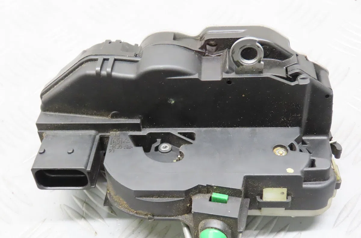 Serrure porte arg Opel ASTRA J (P10) 2.0 cdti (68) (2009-2015) occasion