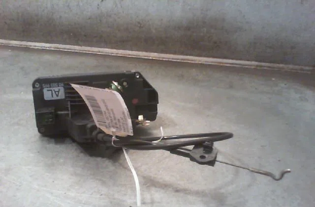 Serrure porte arg Opel VECTRA B (J96) 1.6 i 16v (f19) (1995-2002) occasion