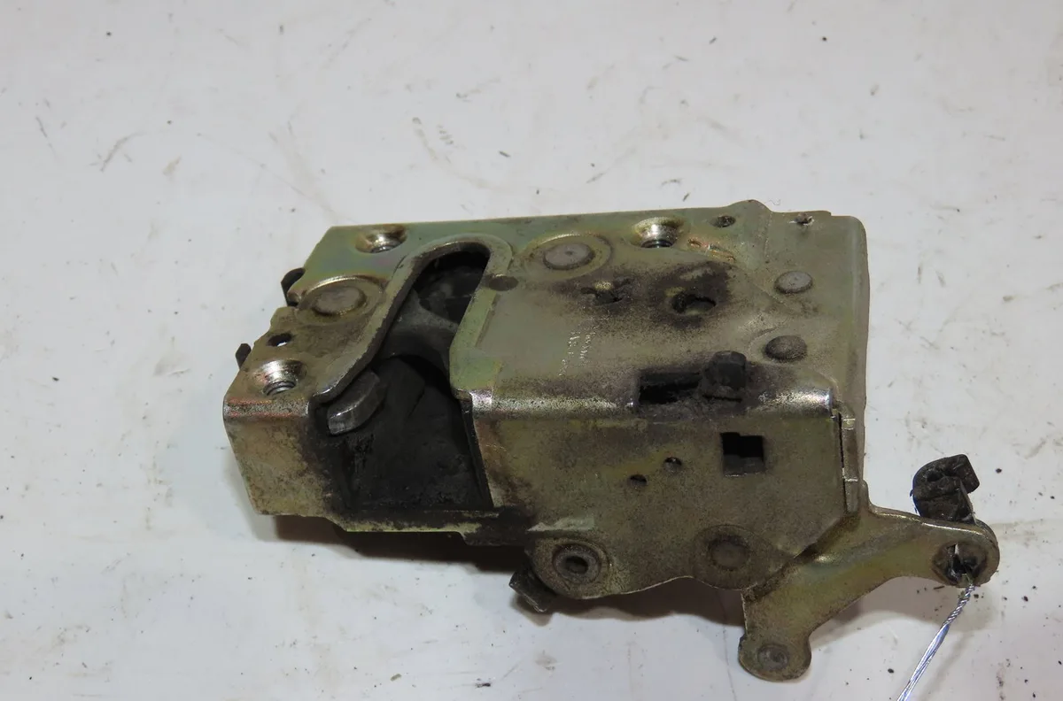 Serrure porte arg Peugeot 106 II (1A_, 1C_) 1.0 i (1996-2001) occasion