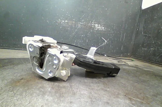 Serrure porte arg Peugeot 107 (PM_, PN_) 1.0 (2005-2014) 3 portes occasion
